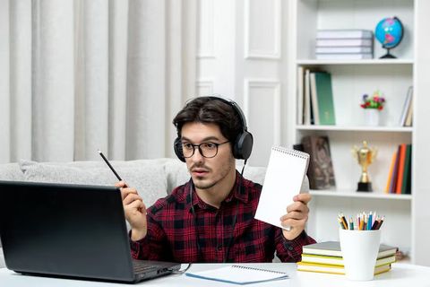 Understanding Online Courses: Key Facts and Learning Suggestions